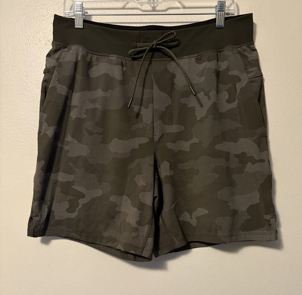 Lululemon T.H.E. Short 7" Mesh Linerless Camo Green Men Size Large LM7AN9S